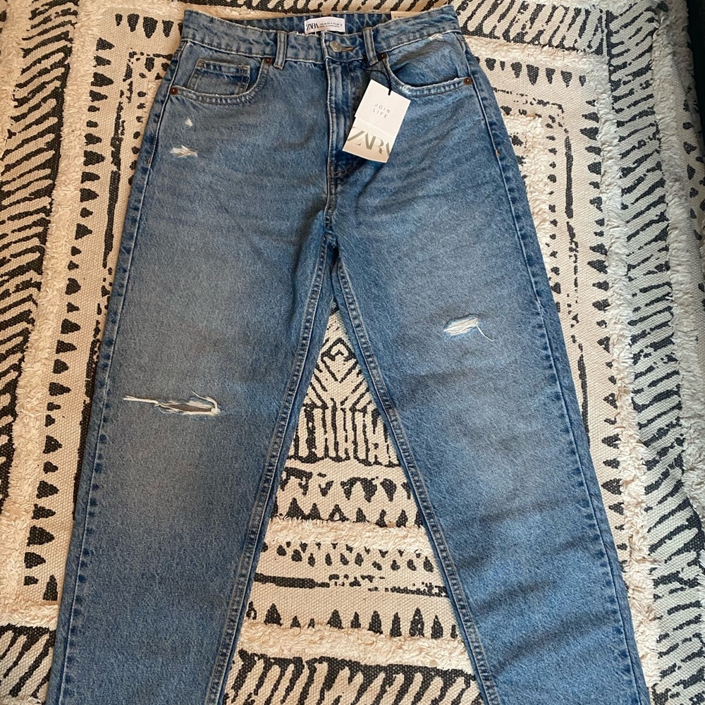 ZARA Classic Mom Fit High Rise Jeans US Size 4